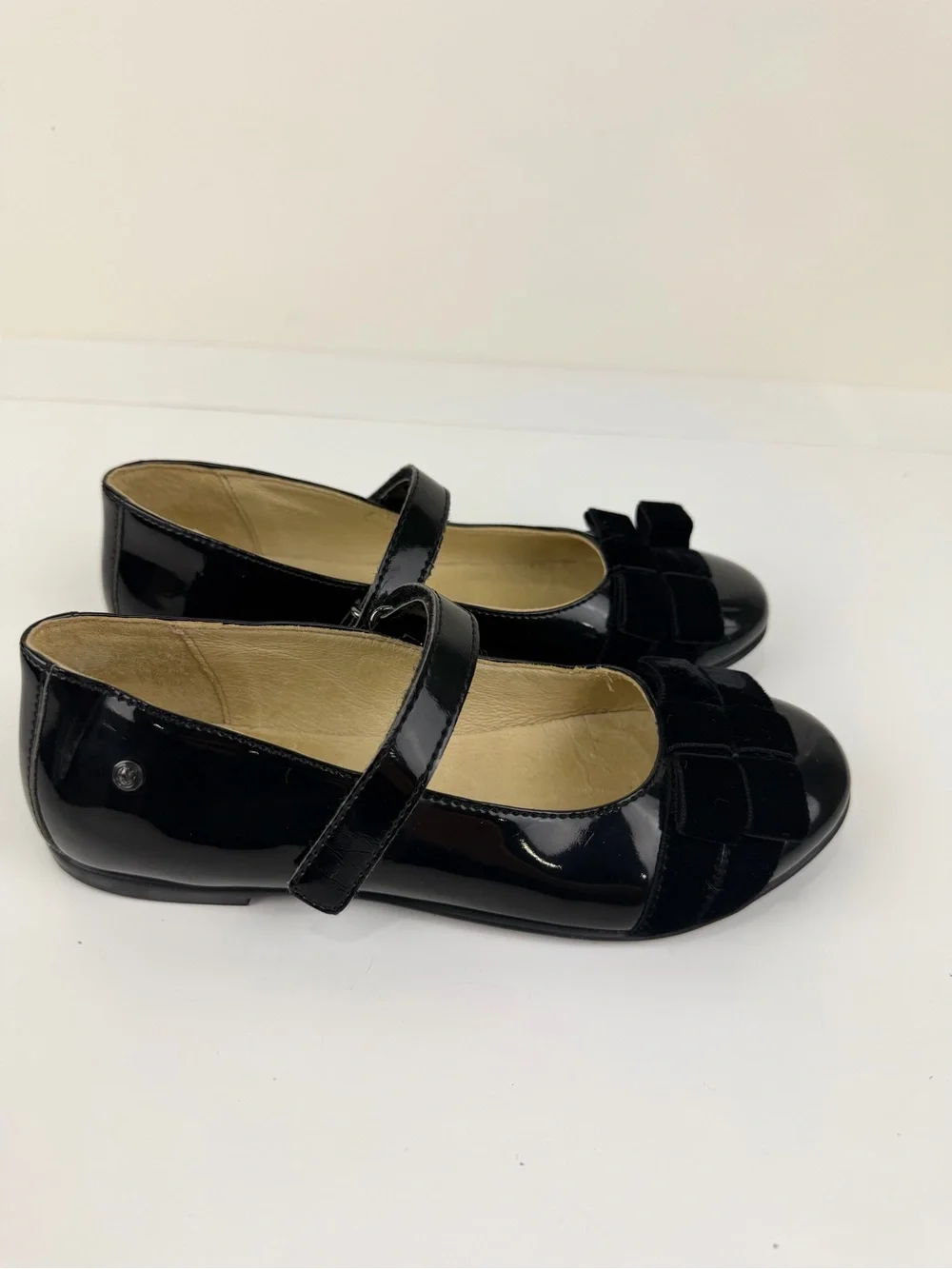 Naturino Patent Leather Mary Jane Flats Black EU 34 Velvet Bow